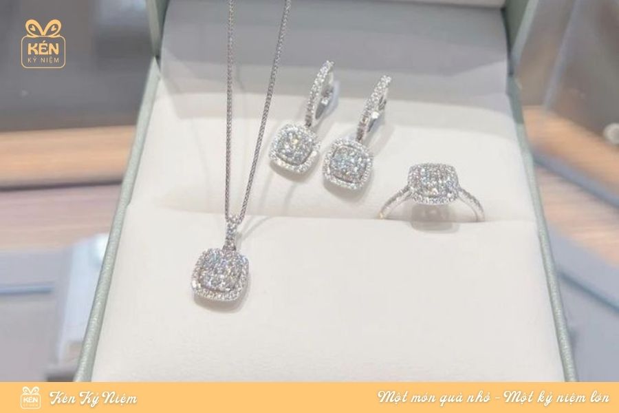 Top 10+ Quà Tặng Tốt Nghiệp Cho Nữ Khiến Nàng Nhớ Mãi Không Quên 5